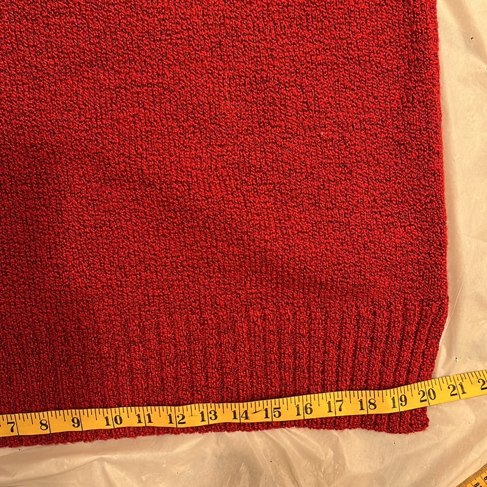 Croft & Barrow Crew Neck Sweater in Red.  Pullover. Size large - Picture 10 of 12